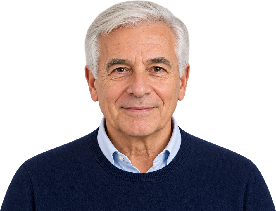 Uomo anziano sorridente